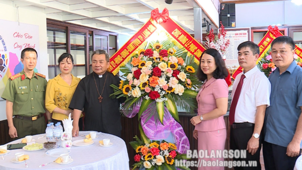 Đoàn công tác của thành phố Lạng Sơn: Thăm, chúc mừng Toà Giám mục Giáo phận Lạng Sơn - Cao Bằng và các giáo xứ nhân dịp Lễ Phục sinh năm 2024