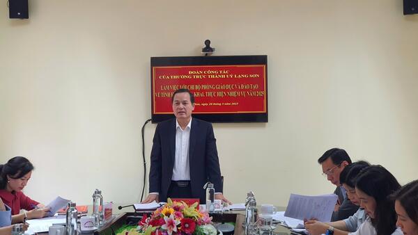 Thường trực Thành ủy Lạng Sơn làm việc tại Chi bộ Phòng Giáo dục và Đào tạo về tình hình triển khai, thực hiện nhiệm vụ năm 2025