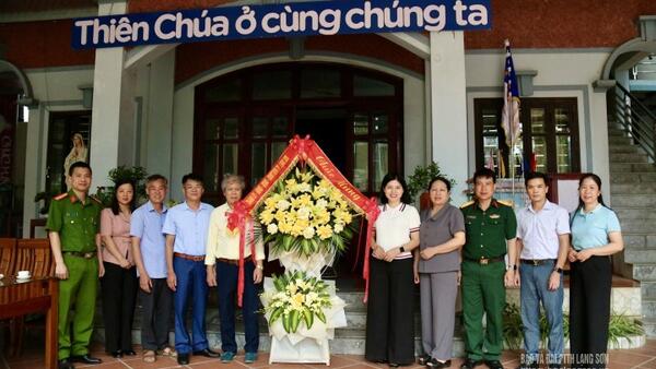 Đoàn công tác của thành phố Lạng Sơn thăm, chúc mừng Giáo xứ Ngạn Sơn và Giáo xứ Mỹ Sơn nhân dịp Lễ Phục sinh năm 2025