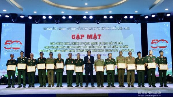 Thành phố Lạng Sơn gặp mặt cựu chiến binh, chiến sĩ cách mạng bị địch bắt tù đày, cựu thanh niên xung phong