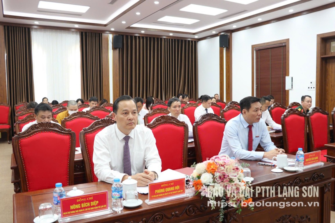 Các đại biểu dự kỳ họp